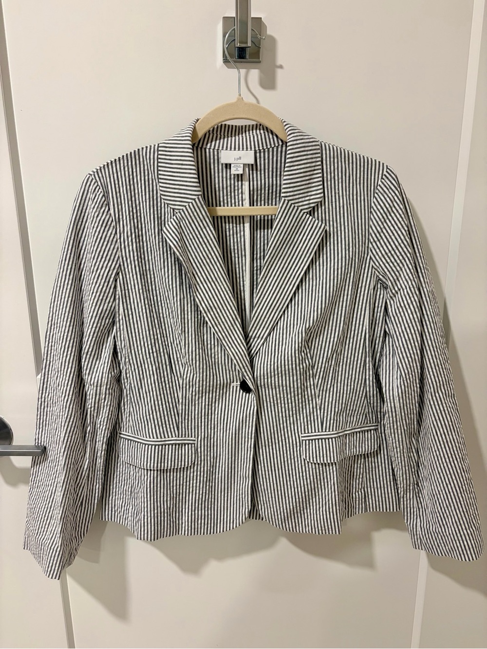 J. Jill Black & White Striped Seersucker Blazer